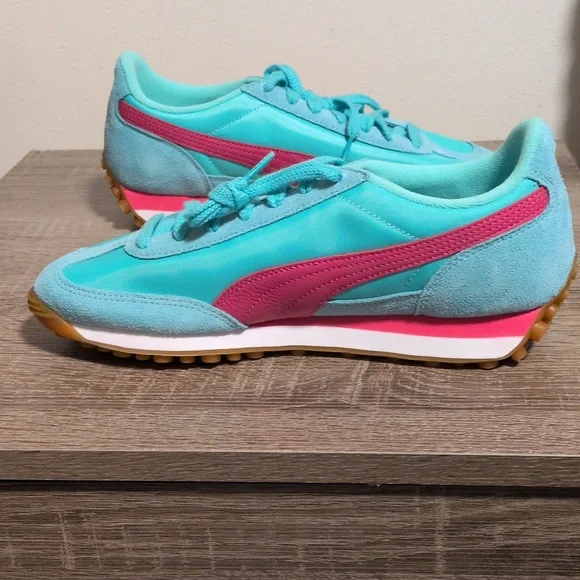 NWOB Puma Easy Rider Women's Aqua and Pink Sneakers Size 9 - Picture 5 of 9